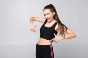 مميزات وعيوب شفط الدهون بالفيزر